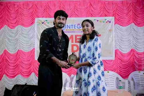 a (402 of 417)_17_11zon