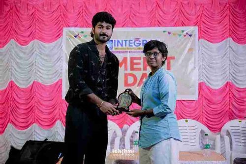 a (404 of 417)_15_11zon